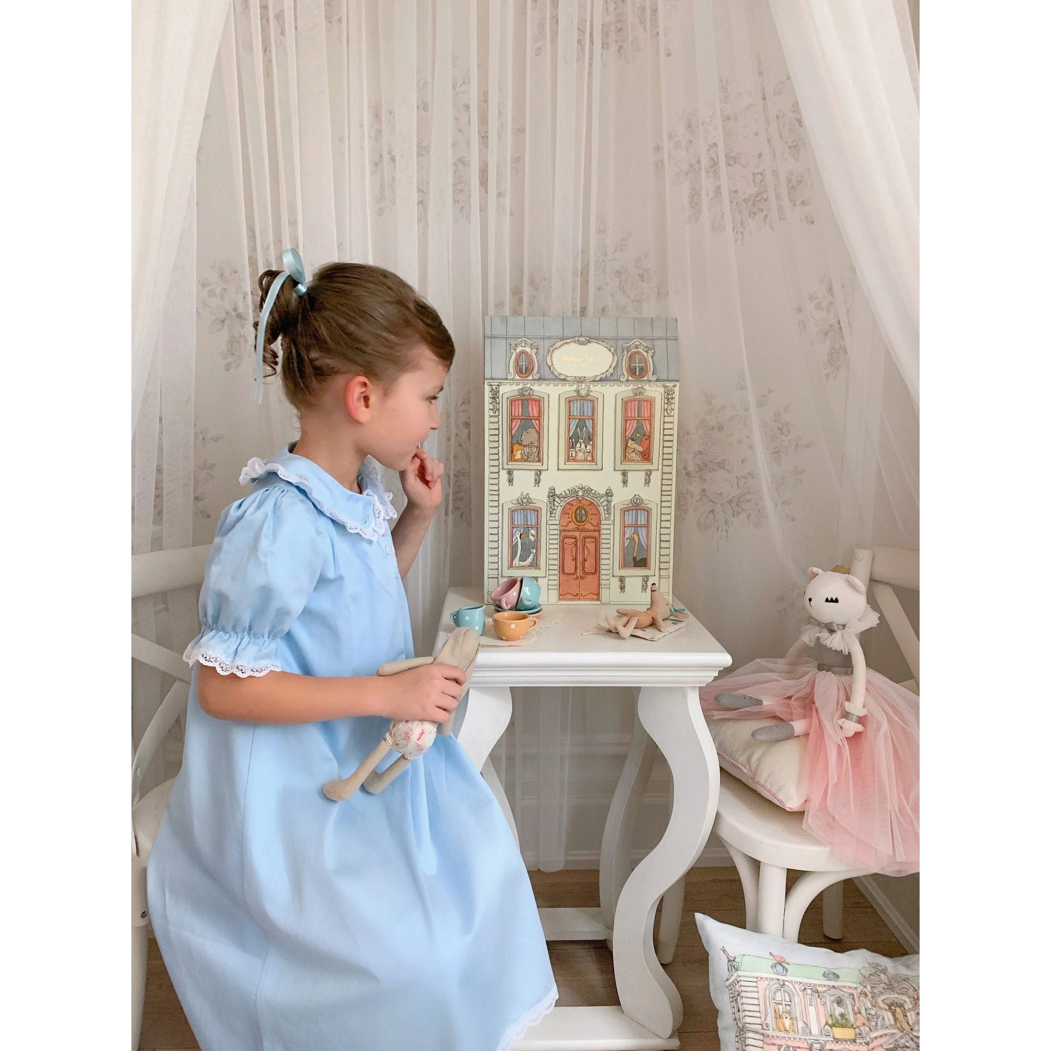 Atelier Choux Large Hotel Rigid Gift Box