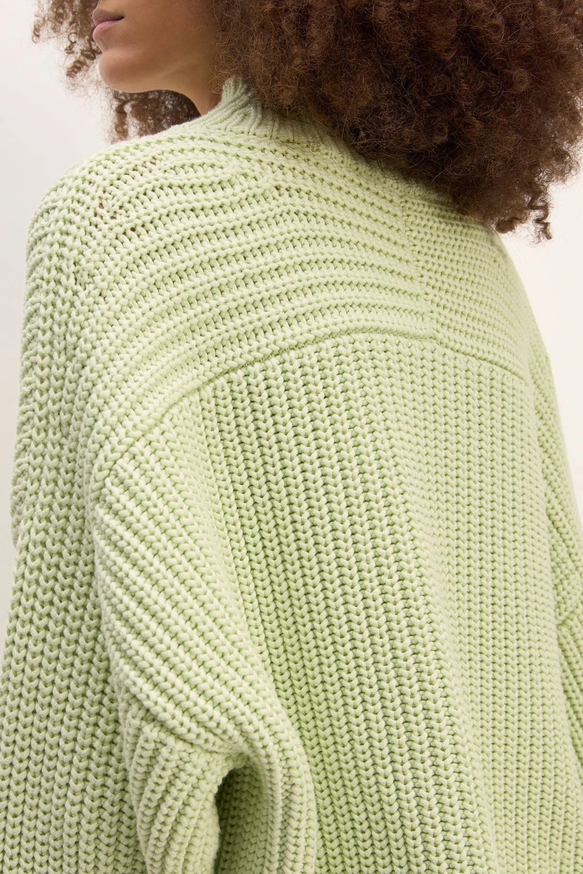 LIGHT GREEN TURTLENECK KNIT JUMPER