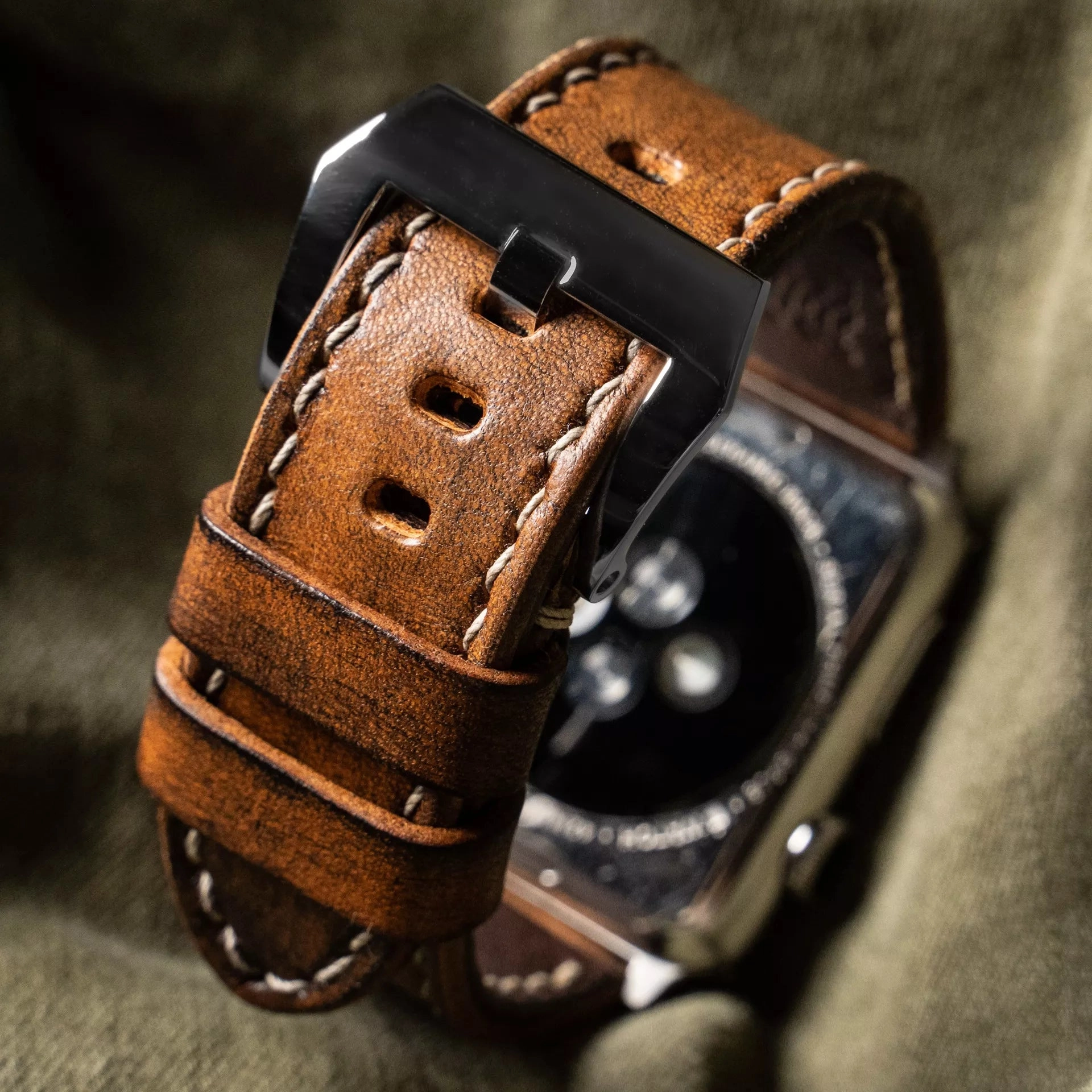 Vintage Scuff Aged Straps 002 (for Apple Watch)
